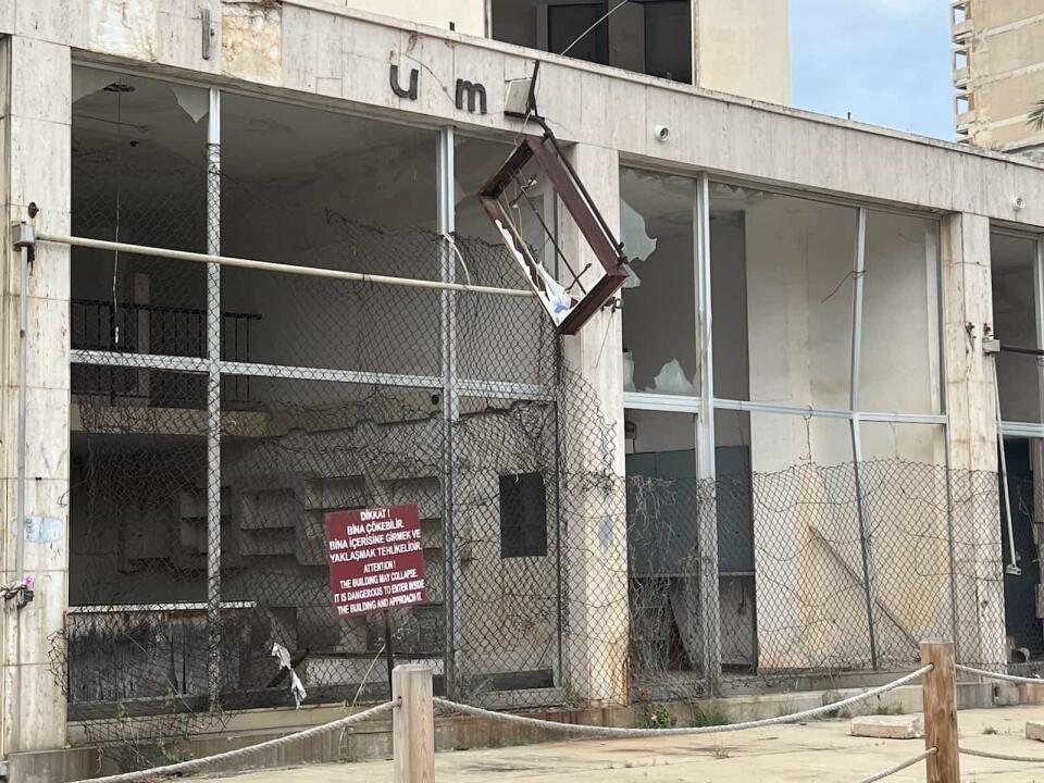 One of the many abandoned buildings in Varosi.
